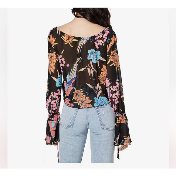 Free People Of Paradise Floral Bell Sleeve Blouse sz XS NWT - Picture 2 of 8